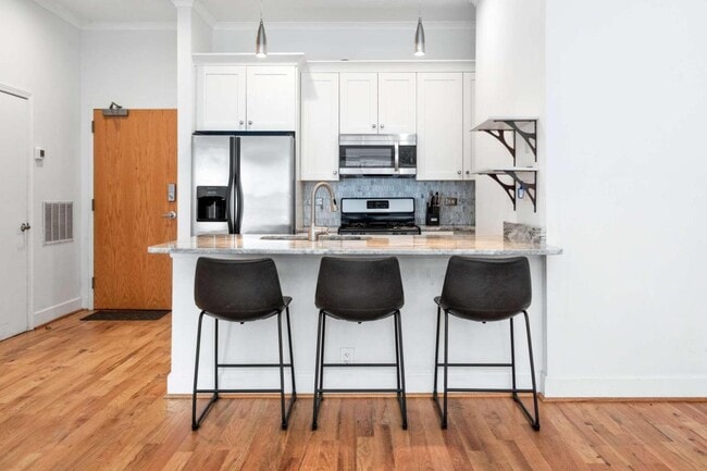 Building Photo - 384 Ralph McGill Blvd NE