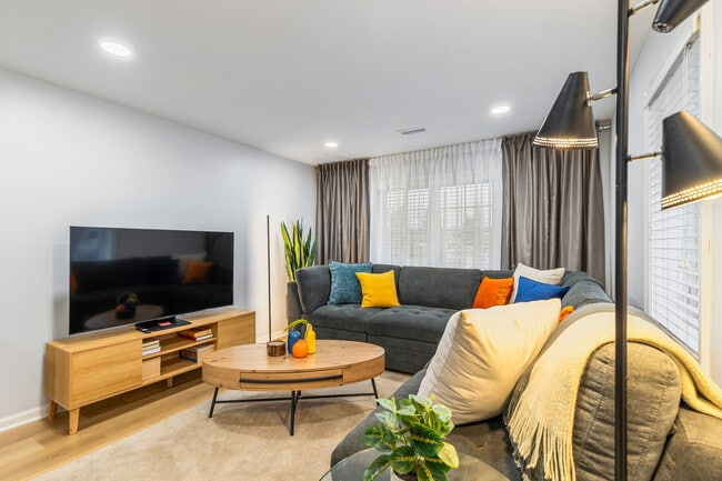 Building Photo - 3017 Pearl St