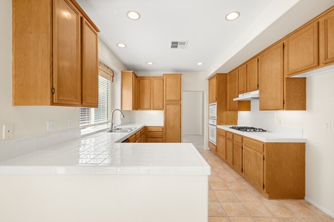 Building Photo - 2636 Fallcreek Ct