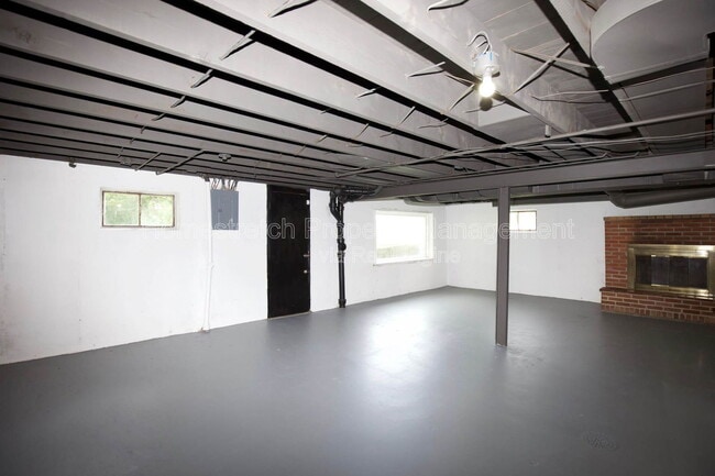 Building Photo - 4605 Nelson Dr