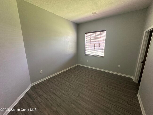 Building Photo - 1317 Ballinton Dr