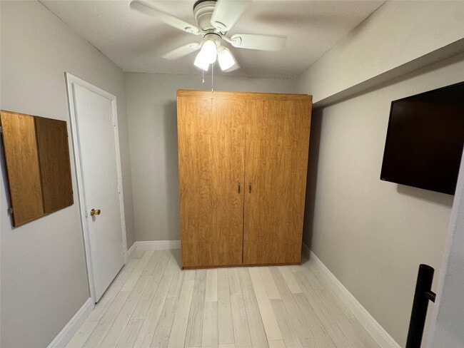 Building Photo - 95 N Birch Rd