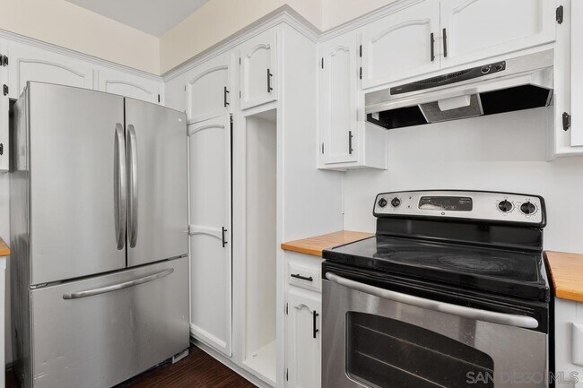 Building Photo - 4800 Williamsburg Ln