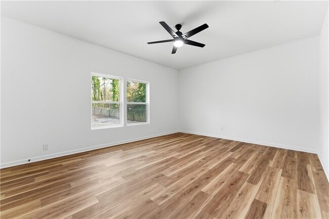 Building Photo - 1386 Elizabeth Ave SW