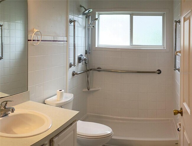 Building Photo - 862 Bayou View Dr