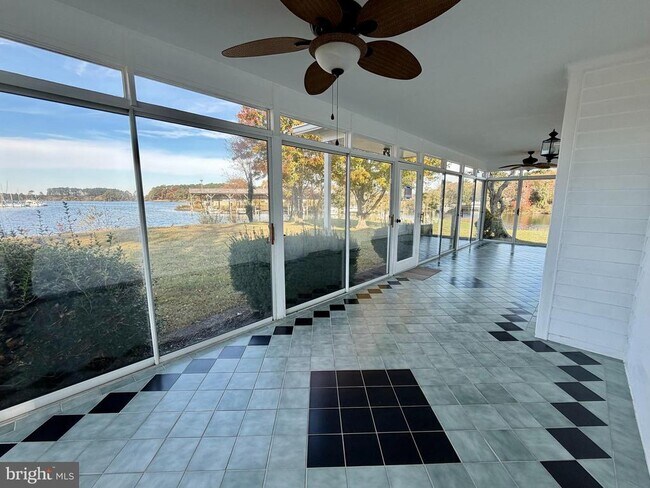 Building Photo - 48600 Deep Cove Ln