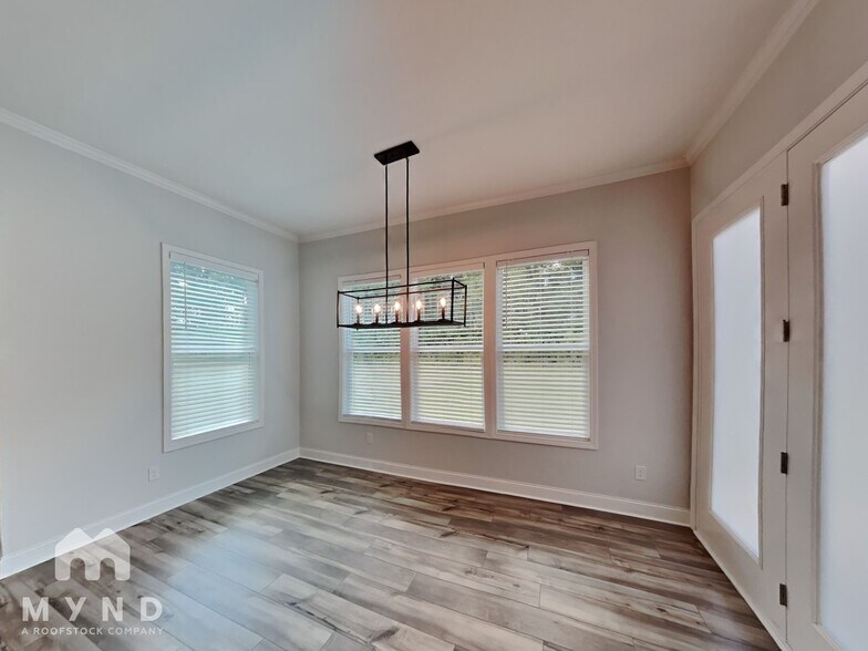 Building Photo - 2555 Whistler Wy NE