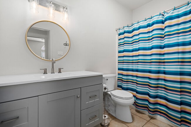 Building Photo - 14878 Granada Dr