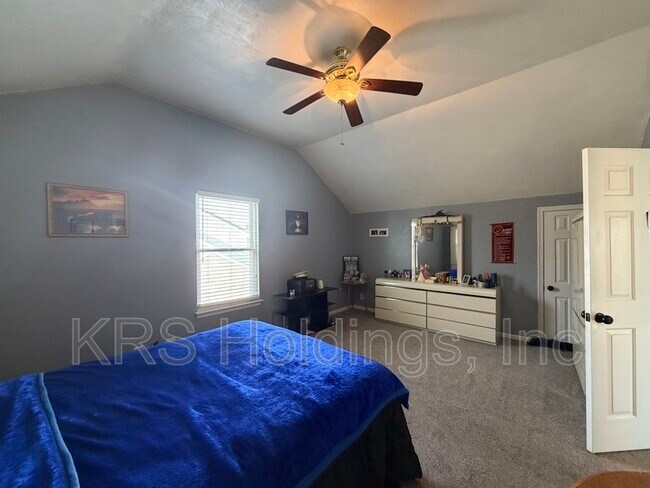 Building Photo - 6040 Capital Pl