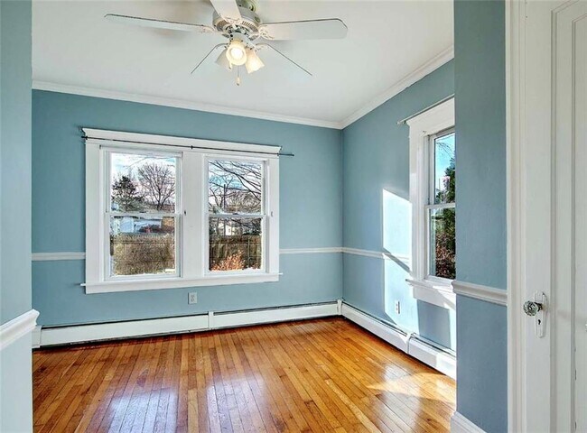 Building Photo - 18 Orchard Ave