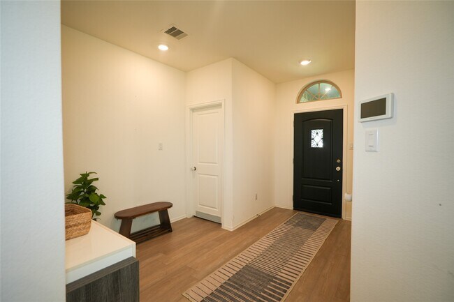 Building Photo - 8446 Manta Ray Dr
