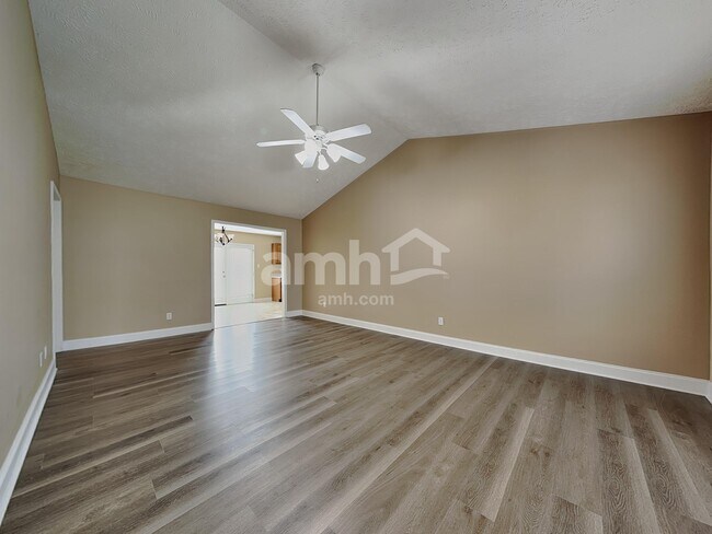 Building Photo - 112 Rouen Ct