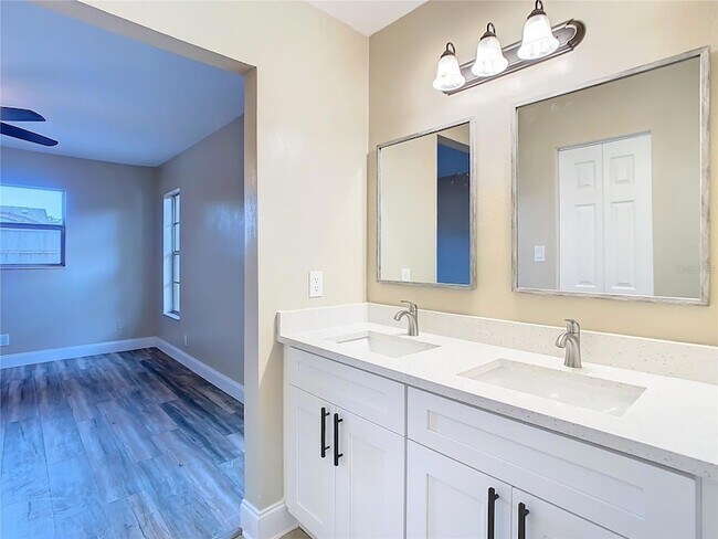 Building Photo - 1612 Fox Run Dr