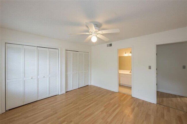 Building Photo - 9070 Cobbler Ct