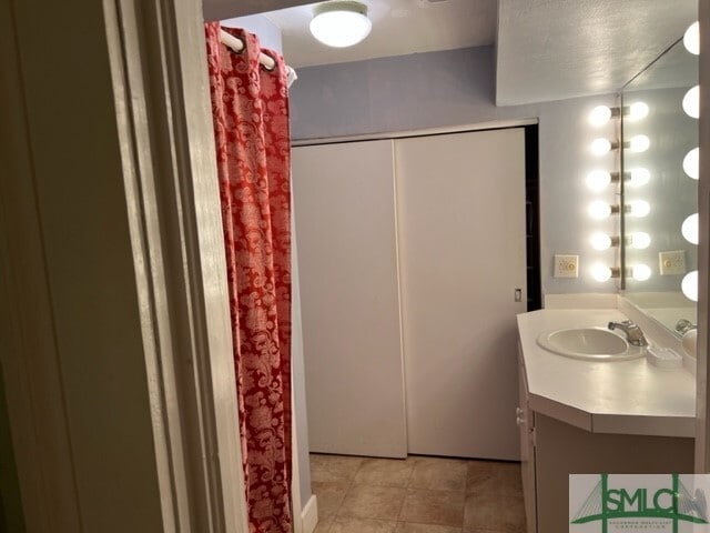 Building Photo - 215 E Jones St