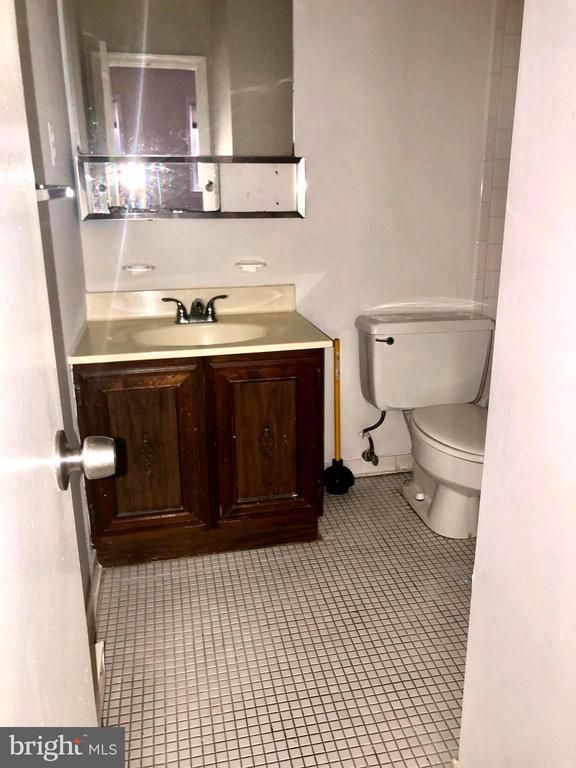 Building Photo - 900 24th St NW