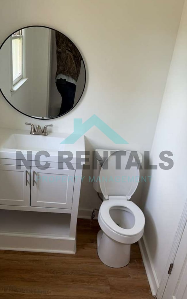 Building Photo - 113 3rd St