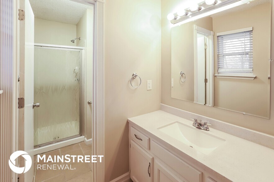 Building Photo - 11521 N McGee St