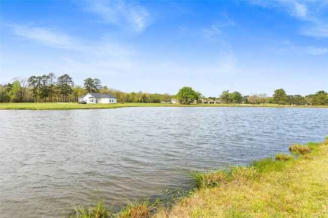 Building Photo - 140 Meadowview Dr