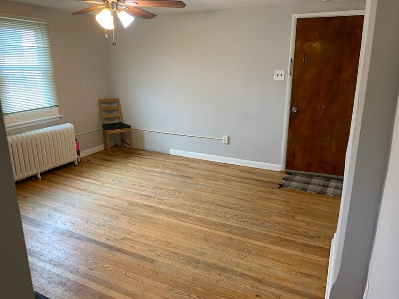 Living room - 893 Penn St