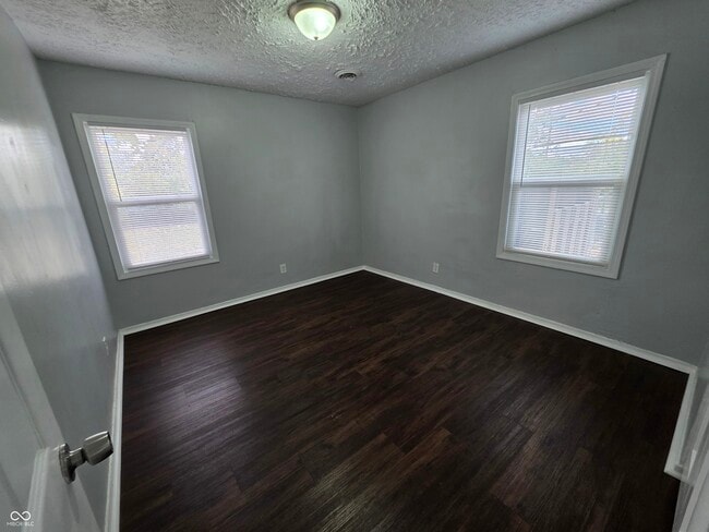 Building Photo - 5313 E 33rd St