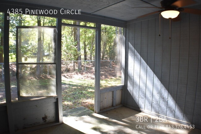Building Photo - 4385 Pinewood Cir