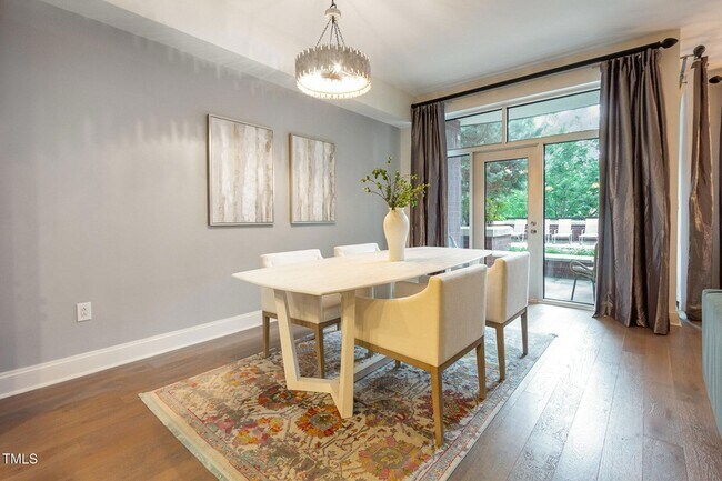 Building Photo - 616 N Boylan Ave