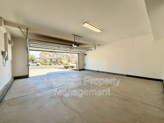 Building Photo - 34124 Thistlewood Ave