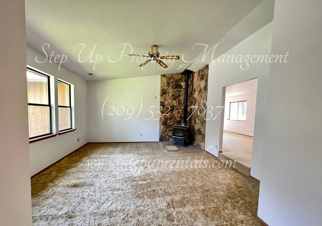 Building Photo - Cozy All Electric, 3 Bed 2 Bath Home in Phoenix Lake Estates!