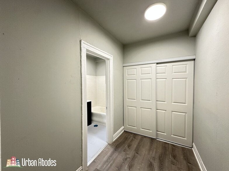 Building Photo - 1350 N Dearborn St