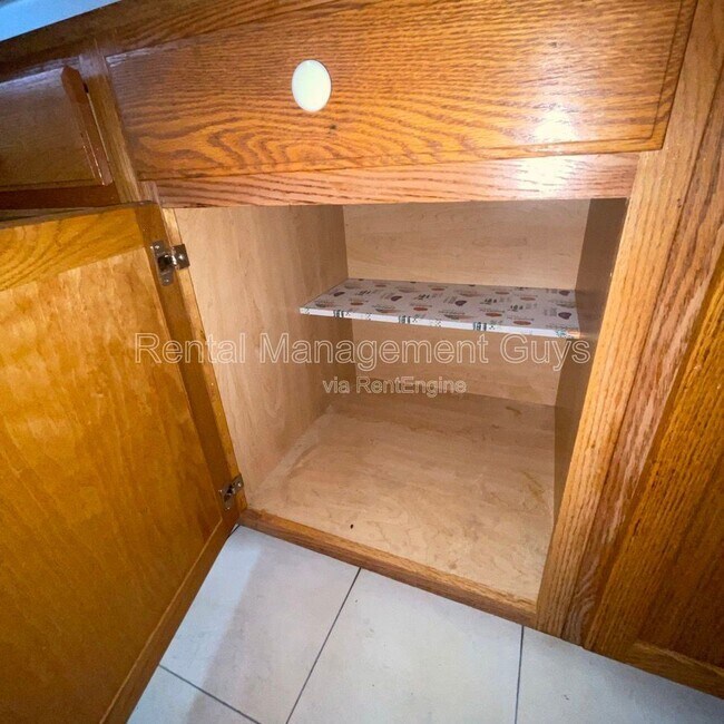 Building Photo - 3319 Longfellow Ave