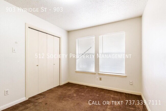 Building Photo - 903 Hyridge St