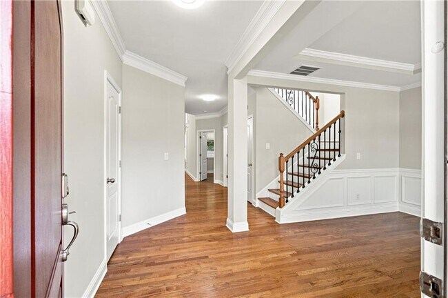 Building Photo - 3135 Carrick Rd