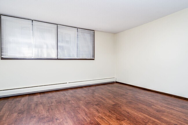 Interior Photo - 2626 Fremont Ave S