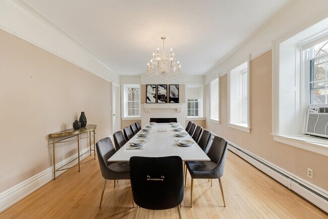 Building Photo - 64 Montebello Rd