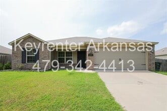 Building Photo - Beautiful East Fayetteville 3 bedroom/2 bath home!