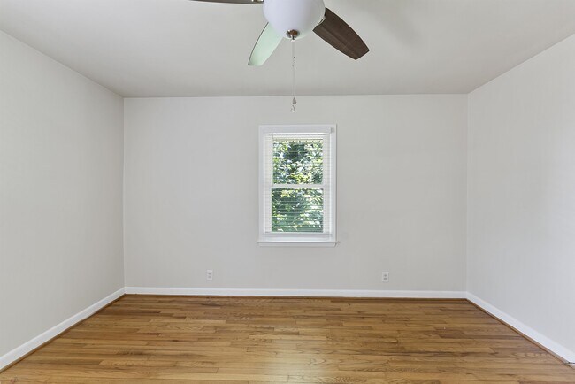 Building Photo - 2808 Bardwell Rd