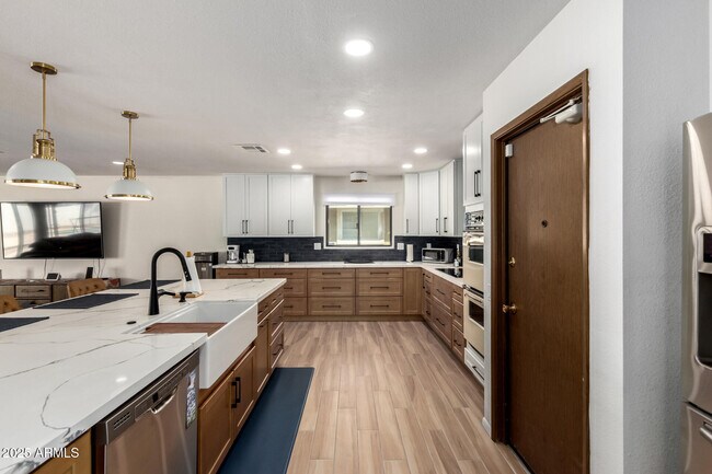 Building Photo - 12646 W Limewood Dr