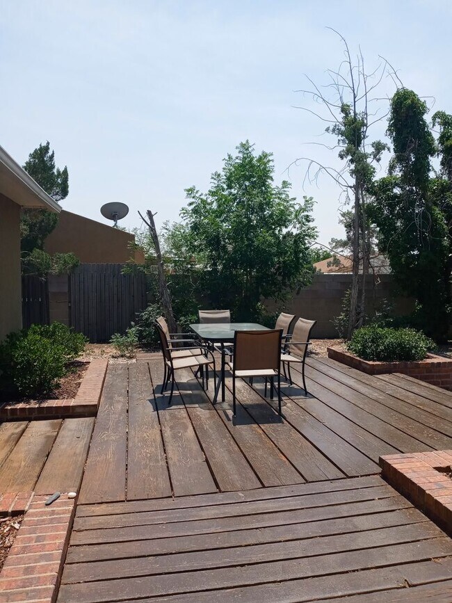 Building Photo - PRICE IMPROVEMENT!! RIO RANCHOAFFORDABLE!!