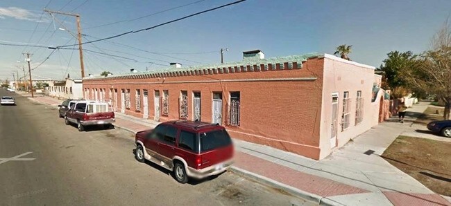 Building Photo - 709 S Tays St