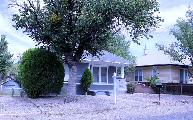 Building Photo - 658 Ash St