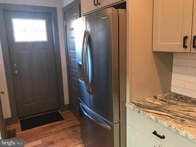 Building Photo - 1829 N Ringgold St