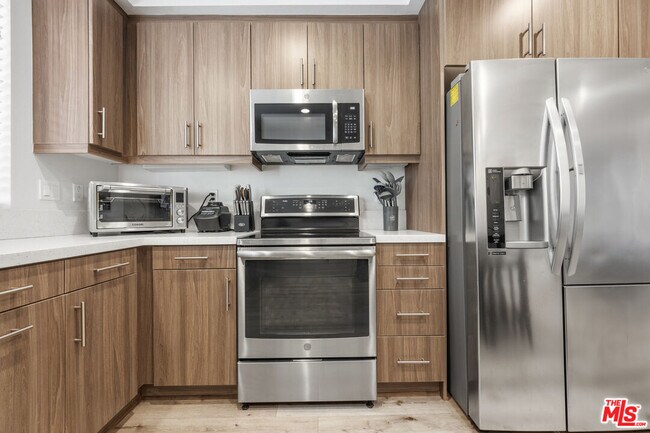 Building Photo - 9942 Artesia Blvd