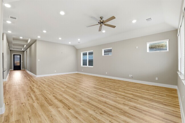 Building Photo - 808-808 Marisol Bay Dr