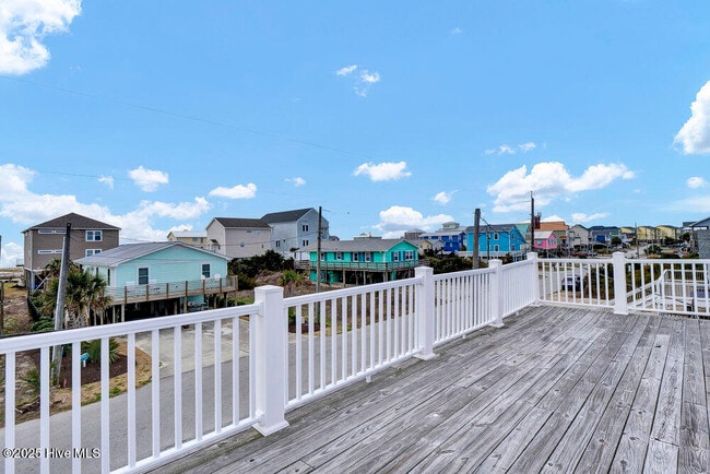 Building Photo - 1207 N Topsail Dr