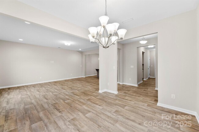 Building Photo - 8562 River Ridge Dr