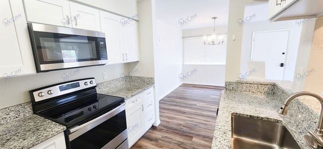Building Photo - 4402 Tophill Ln