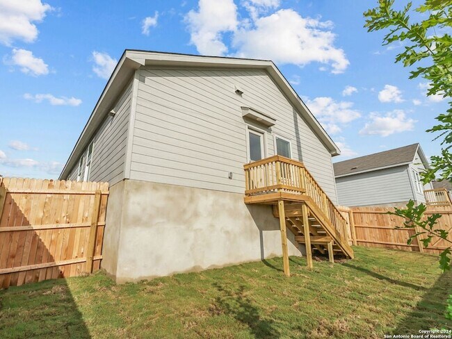 Building Photo - 13931 Wool Pk