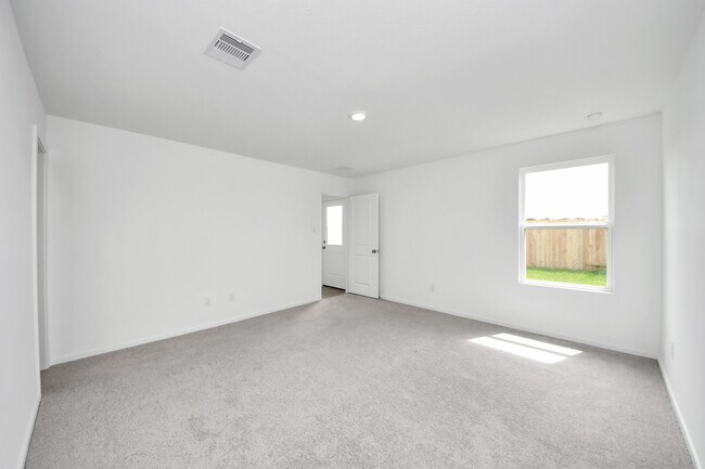 Building Photo - 317 Brandi Dr