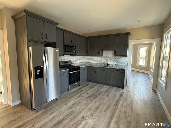 Building Photo - 24 Breckenridge Ave